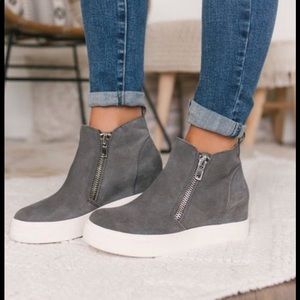 Steve Madden Wedgie Grey Suede